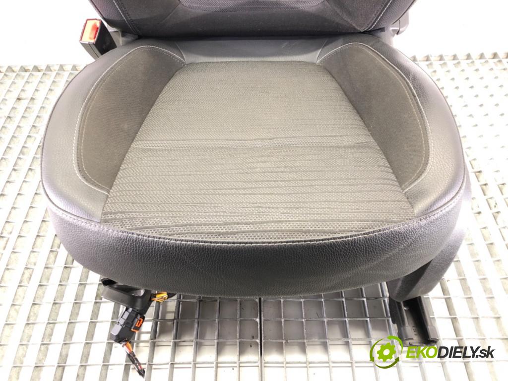 OPEL ASTRA J sedan 2012 - 2022    1.4 Turbo (69) 103 kW [140 KM] benzyna 2012 - 2022  Sedadlo ľavy predný