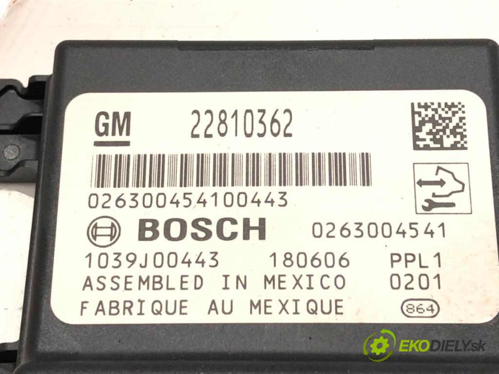 OPEL ASTRA J sedan 2012 - 2022    1.4 Turbo (69) 103 kW [140 KM] benzyna 2012 - 2022  Modul PDC 22810362 (Ostatné)