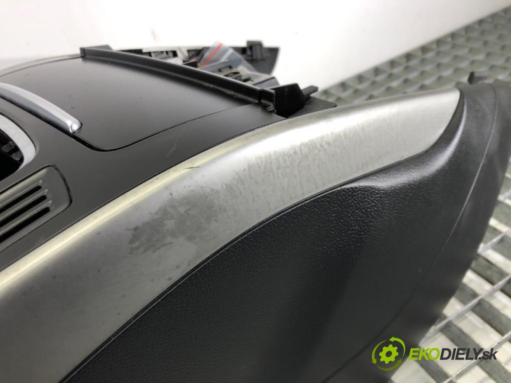 AUDI A4 B8 Avant (8K5) 2007 - 2015    1.8 TFSI 88 kW [120 KM] benzyna 2008 - 2015  Tunel stredový  (Stredový tunel / panel)