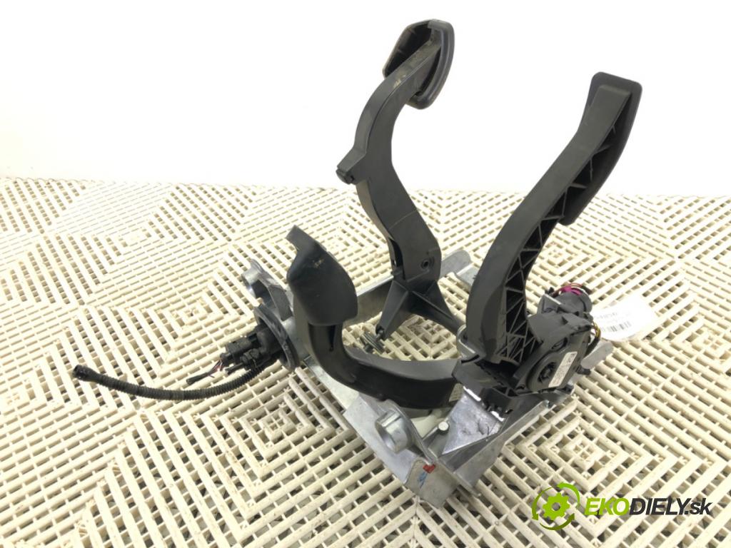 AUDI A4 B8 Avant (8K5) 2007 - 2015    1.8 TFSI 88 kW [120 KM] benzyna 2008 - 2015  PEDÁL: 8K1721117 (Pedále)