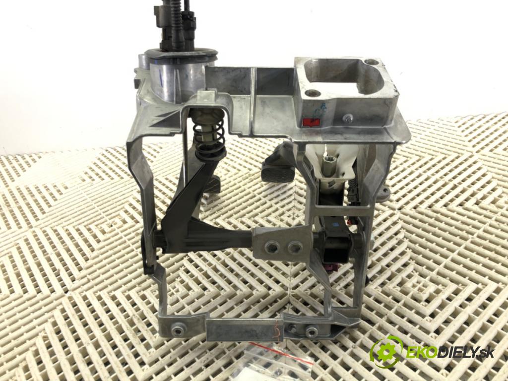 AUDI A4 B8 Avant (8K5) 2007 - 2015    1.8 TFSI 88 kW [120 KM] benzyna 2008 - 2015  PEDÁL: 8K1721117 (Pedále)