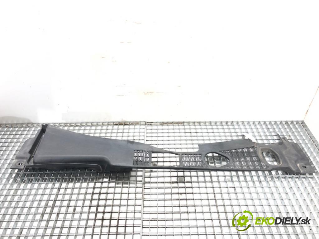 AUDI A4 B8 Avant (8K5) 2007 - 2015    1.8 TFSI 88 kW [120 KM] benzyna 2008 - 2015  Torpédo, plast pod čelné okno 8K1819447 (Torpéda)