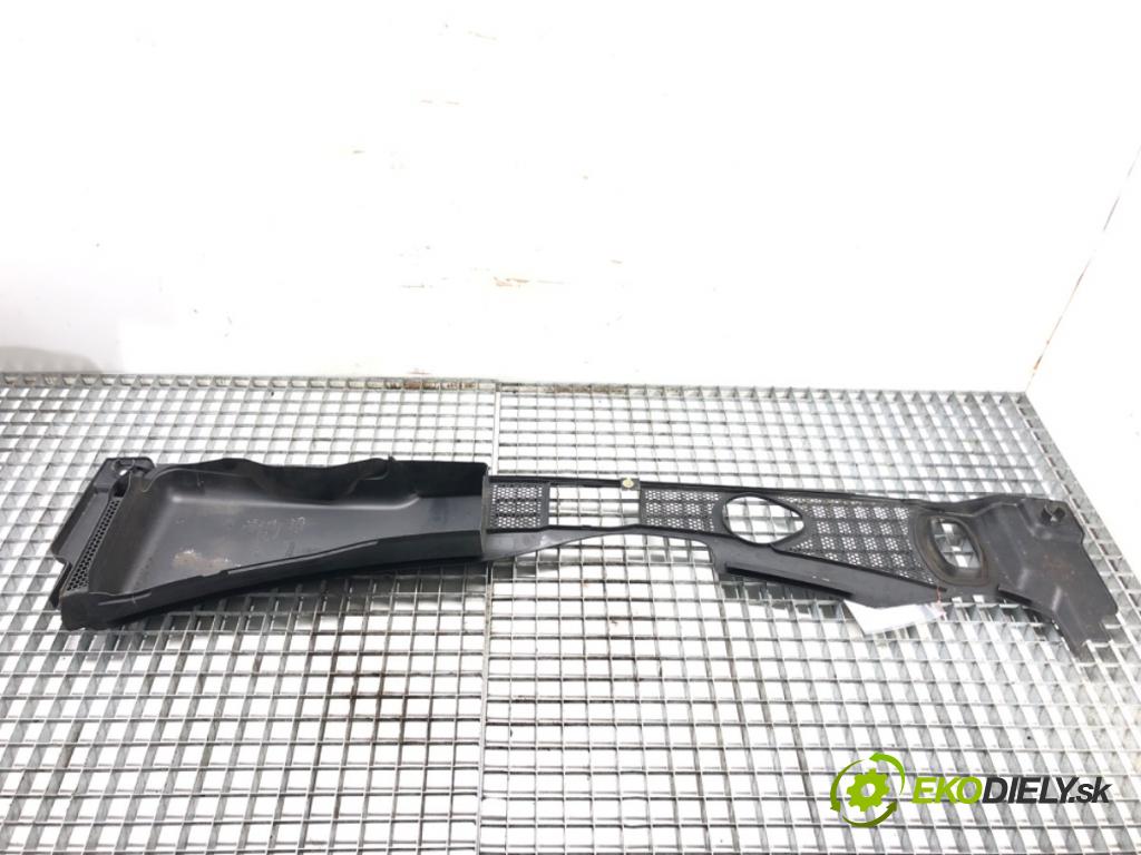 AUDI A4 B8 Avant (8K5) 2007 - 2015    1.8 TFSI 88 kW [120 KM] benzyna 2008 - 2015  Torpédo, plast pod čelné okno 8K1819447 (Torpéda)