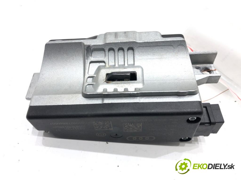 AUDI A4 B8 Avant (8K5) 2007 - 2015    1.8 TFSI 88 kW [120 KM] benzyna 2008 - 2015  blokáda volantu 8K0905852D (Ostatné)