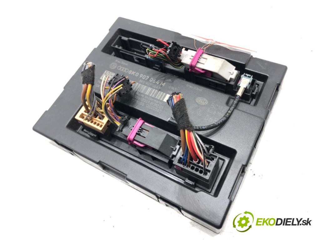 AUDI A4 B8 Avant (8K5) 2007 - 2015    1.8 TFSI 88 kW [120 KM] benzyna 2008 - 2015  Modul komfortu 8K0907064M (Moduly komfortu)