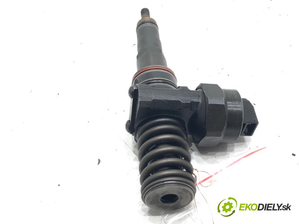 VW PASSAT B5.5 (3B3) 2000 - 2005    1.9 TDI 74 kW [101 KM] olej napędowy 2000 - 2005  Vstrekovač 038130073J (Vstrekovače)