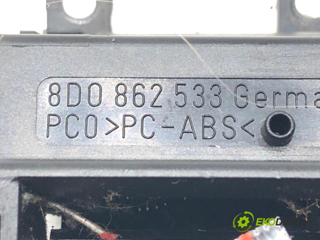 AUDI A4 B5 (8D2) 1994 - 2001    ---  Držiak na nápoje 8D0862533 (Úchyty, držiaky na nápoje)