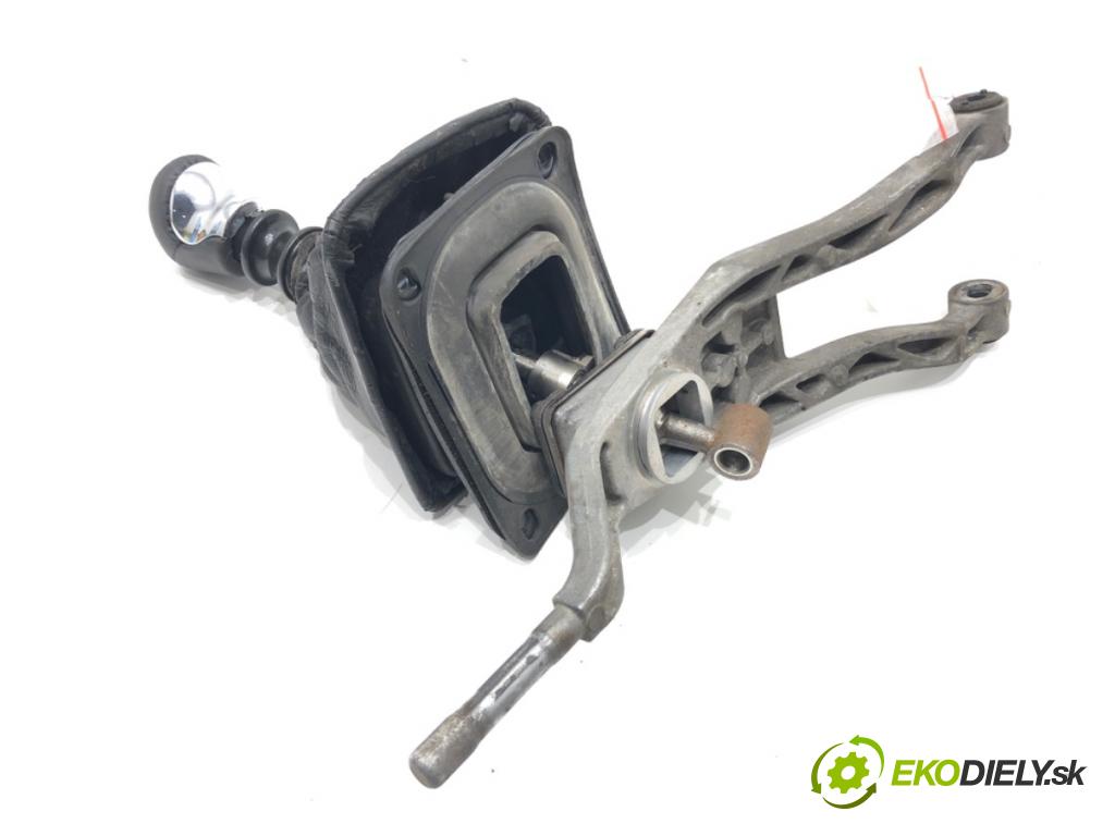 LEXUS IS II (_E2_) 2005 - 2013    220d (ALE20) 130 kW [177 KM] olej napędowy 2005 - 2012  Kulisa  (Rýchlostné páky / kulisy)