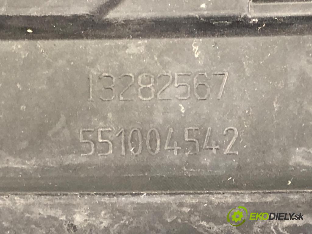 OPEL INSIGNIA A (G09) 2008 - 2017    2.0 CDTI (68) 96 kW [131 KM] olej napędowy 2008 - 2017  mřížka maska 13282567 (Mřížky (masky) chladičů)