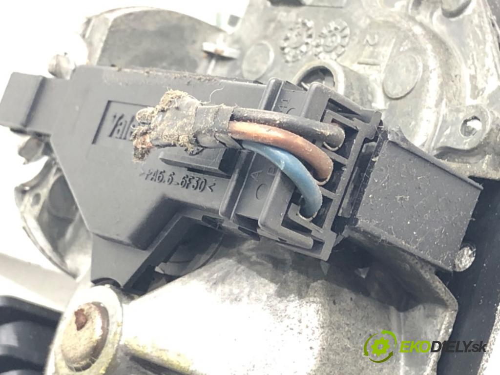 OPEL ZAFIRA B Nadwozie pełne/minivan (A05) 2005 - 2015    1.9 CDTI VAN (M75) 88 kW [120 KM] olej napędowy 2005 - 2015  motor stěračů zadní část 53025212