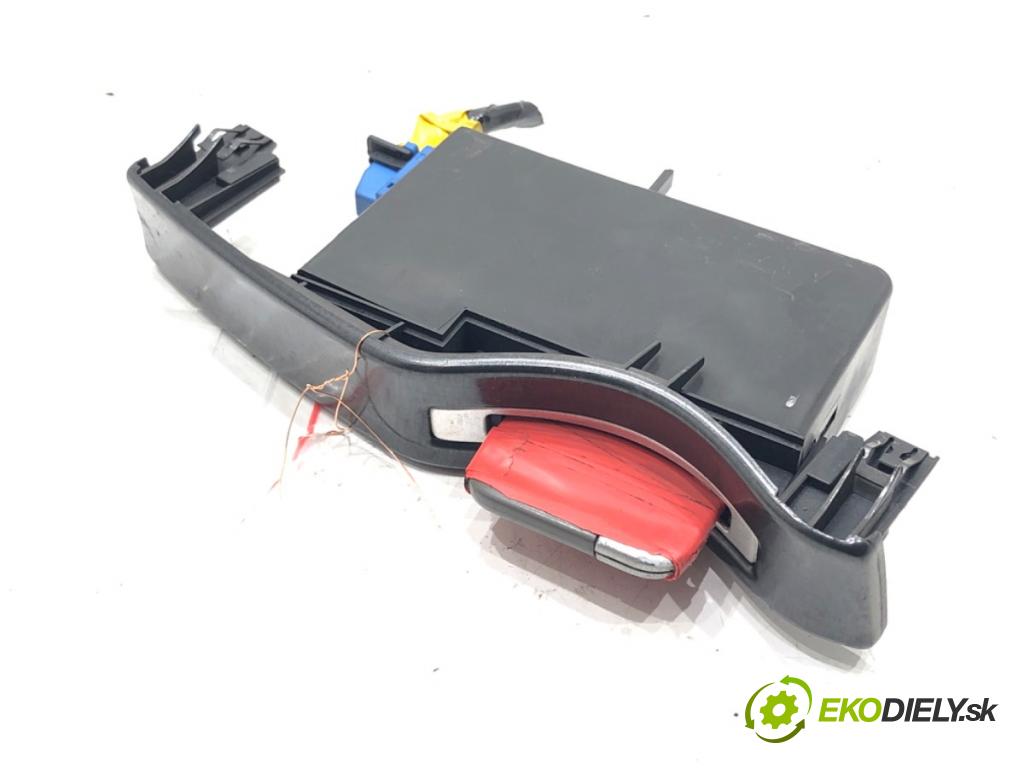 RENAULT LAGUNA II Grandtour (KG0/1_) 2001 - 2007    1.9 dCi (KG0G) 88 kW [120 KM] olej napędowy 2001 - 2007  spinačka 8200091857 (Spínacie skrinky a kľúče)