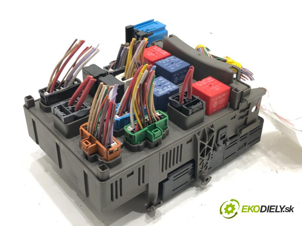 RENAULT LAGUNA II Grandtour (KG0/1_) 2001 - 2007    1.9 dCi (KG0G) 88 kW [120 KM] olej napędowy 2001 - 2007  modul BSI 8200179418 (Pojistkové skříňky)