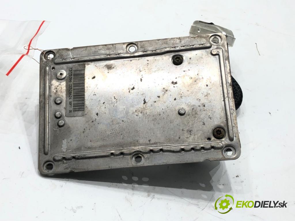 RENAULT LAGUNA II Grandtour (KG0/1_) 2001 - 2007    1.9 dCi (KG0G) 88 kW [120 KM] olej napędowy 2001 - 2007  Menič XENON 73930912 (Riadiace jednotky xenónu)