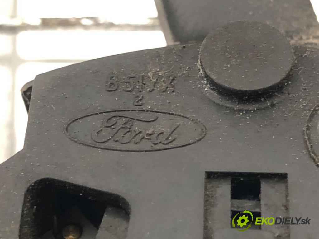 FORD TRANSIT Autobus (E_ _) 1994 - 2000    2.5 TD (EB_, ED_, ES_) 55 kW [75 KM] olej napędowy 1994 - 2000  Prepínač smeroviek B517X (Prepínače, spínače, tlačidlá a ovládače kúrenia)