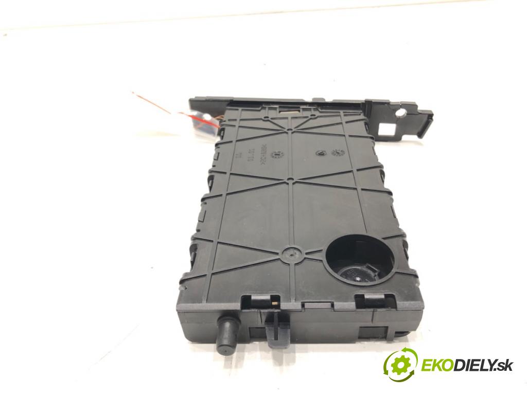 BMW 3 coupe (E92) 2005 - 2013    328 i xDrive 172 kW [234 KM] benzyna 2008 - 2013  Držiak na nápoje 7127461 (Úchyty, držiaky na nápoje)