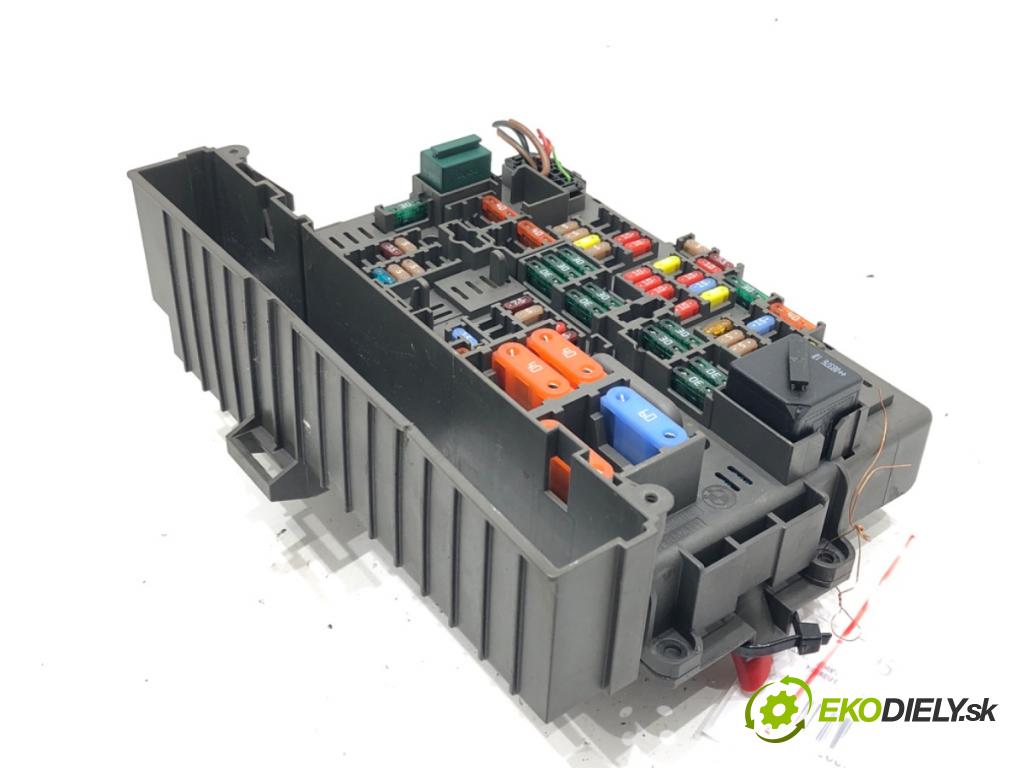 BMW 3 coupe (E92) 2005 - 2013    328 i xDrive 172 kW [234 KM] benzyna 2008 - 2013  skříňka poistková 9119444 (Pojistkové skříňky)