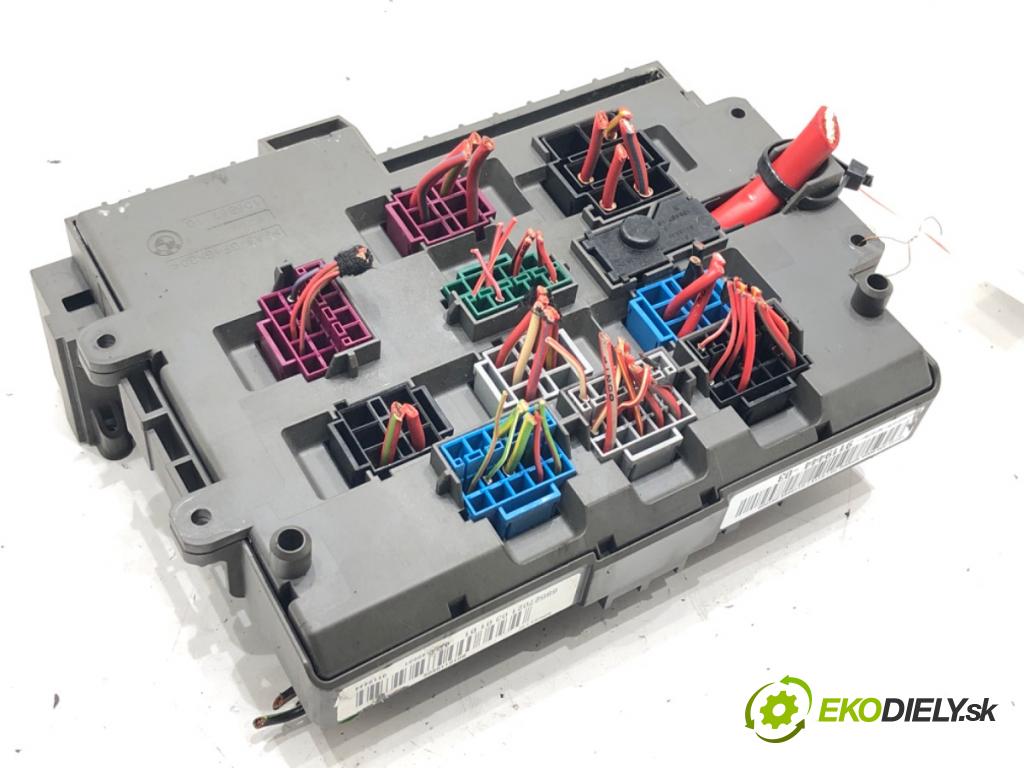 BMW 3 coupe (E92) 2005 - 2013    328 i xDrive 172 kW [234 KM] benzyna 2008 - 2013  skříňka poistková 9119444 (Pojistkové skříňky)