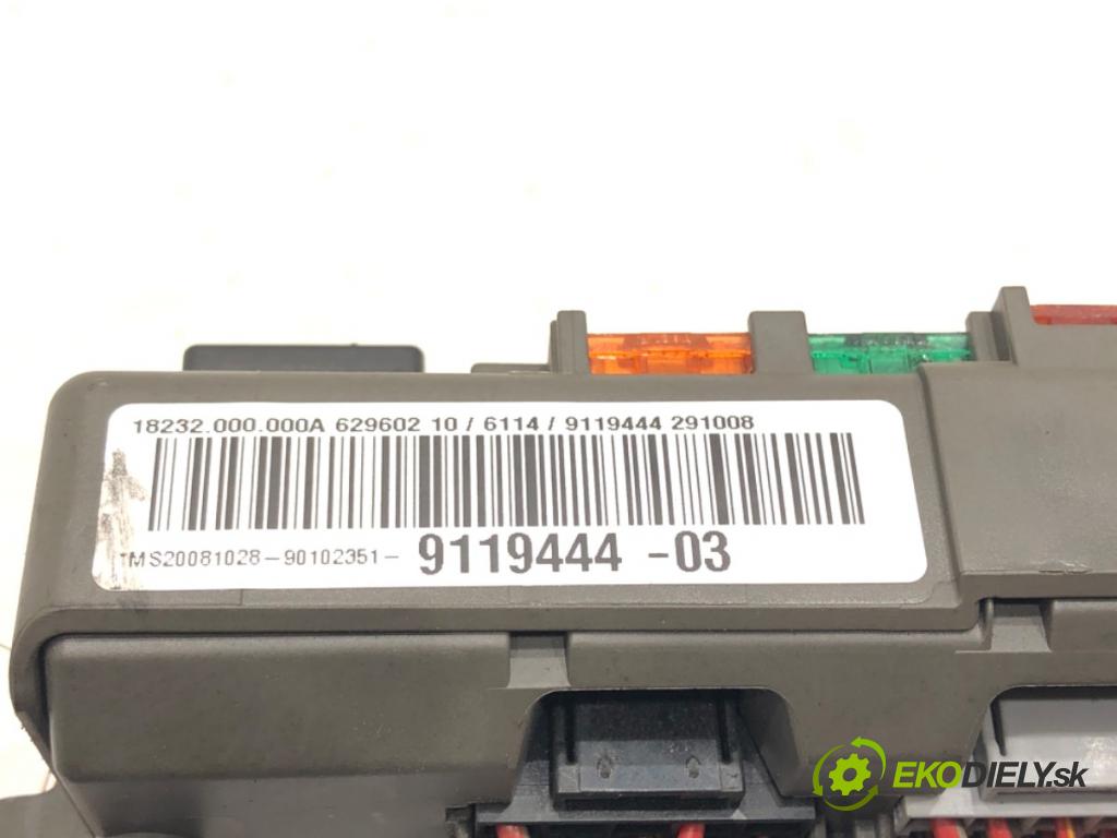 BMW 3 coupe (E92) 2005 - 2013    328 i xDrive 172 kW [234 KM] benzyna 2008 - 2013  skříňka poistková 9119444 (Pojistkové skříňky)