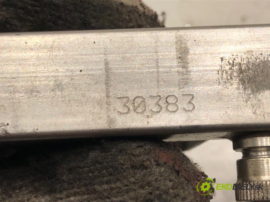 BMW 3 coupe (E92) 2005 - 2013    328 i xDrive 172 kW [234 KM] benzyna 2008 - 2013  Lišta vstrekovacia  (Vstrekovacie lišty)