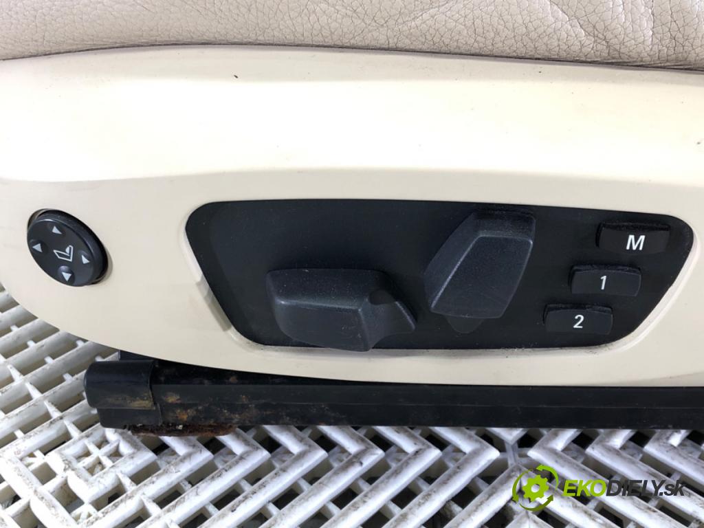 BMW 3 coupe (E92) 2005 - 2013    328 i xDrive 172 kW [234 KM] benzyna 2008 - 2013  Sedadlo ľavy predný