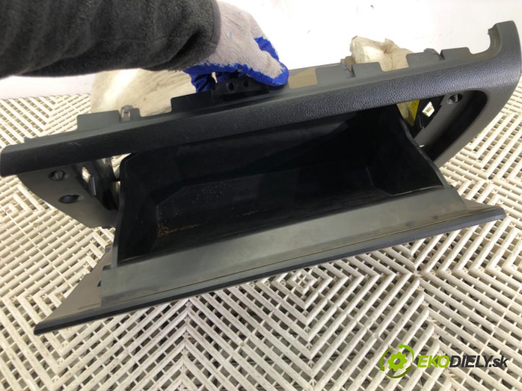 SUBARU XV (_GP_) 2011 - 2022    2.0 D AWD (GPD) 108 kW [147 KM] olej napędowy 2012 - 2022  Priehradka, kastlík spolujazdca  (Priehradky, kastlíky)