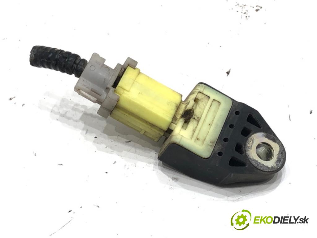 SUBARU XV (_GP_) 2011 - 2022    2.0 D AWD (GPD) 108 kW [147 KM] olej napędowy 2012 - 2022  Snímač nárazu 98231FJ000 (Snímače nárazu)