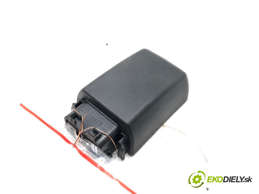 SUBARU XV (_GP_) 2011 - 2022    2.0 D AWD (GPD) 108 kW [147 KM] olej napędowy 2012 - 2022  Snímač dažďa  (Snímače dažďa)