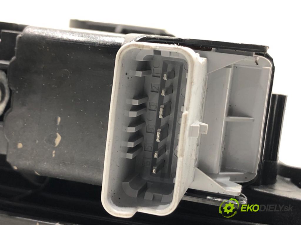 PEUGEOT 208 II (UB_, UP_, UW_, UJ_) 2019 - 2022    e-208 100 kW [136 KM] elektryczny 2019 - 2022  mechanismus okna levý zadní část 9829045980
