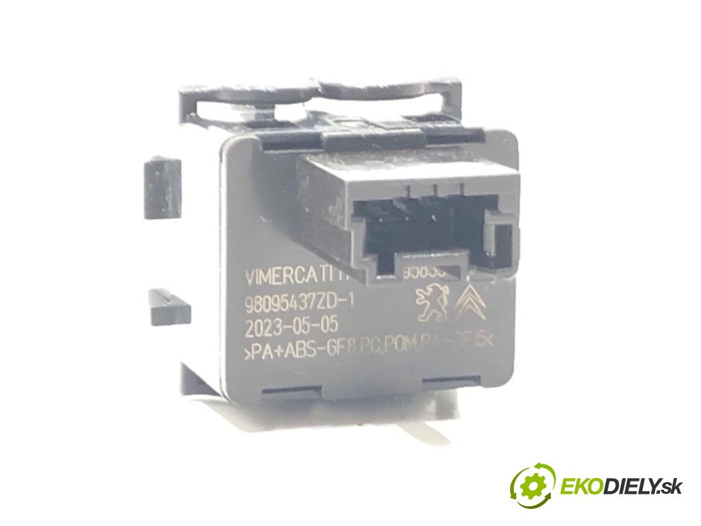 PEUGEOT 208 II (UB_, UP_, UW_, UJ_) 2019 - 2022    e-208 100 kW [136 KM] elektryczny 2019 - 2022  Prepínač nastavenia svetiel 98095437ZD (Prepínače, spínače, tlačidlá a ovládače kúrenia)