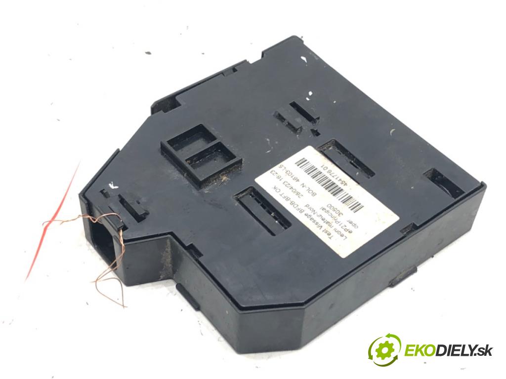 PEUGEOT 208 II (UB_, UP_, UW_, UJ_) 2019 - 2022    e-208 100 kW [136 KM] elektryczny 2019 - 2022  skříňka poistková 9814474980 (Pojistkové skříňky)