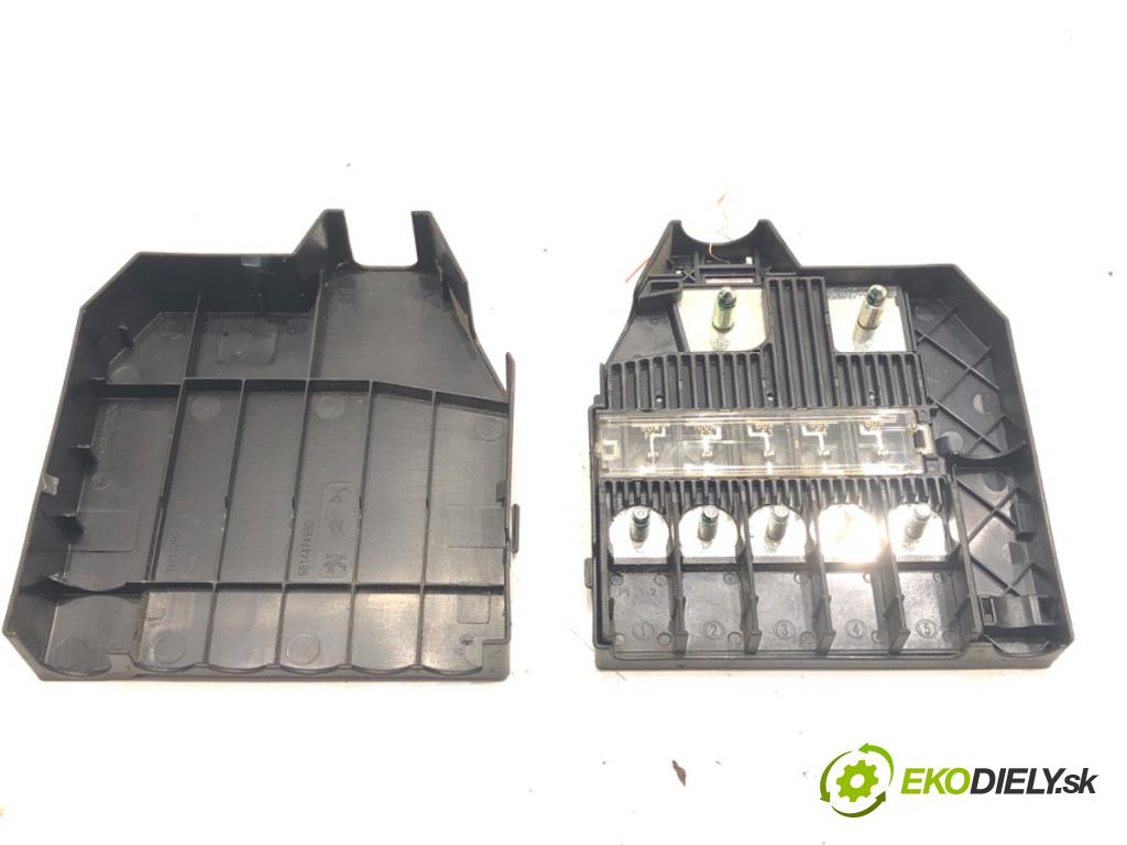 PEUGEOT 208 II (UB_, UP_, UW_, UJ_) 2019 - 2022    e-208 100 kW [136 KM] elektryczny 2019 - 2022  skříňka poistková 9814474980 (Pojistkové skříňky)