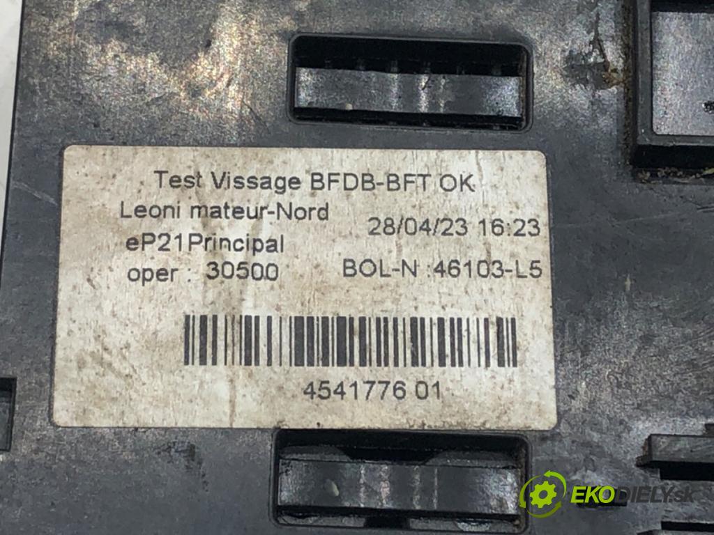 PEUGEOT 208 II (UB_, UP_, UW_, UJ_) 2019 - 2022    e-208 100 kW [136 KM] elektryczny 2019 - 2022  skříňka poistková 9814474980 (Pojistkové skříňky)