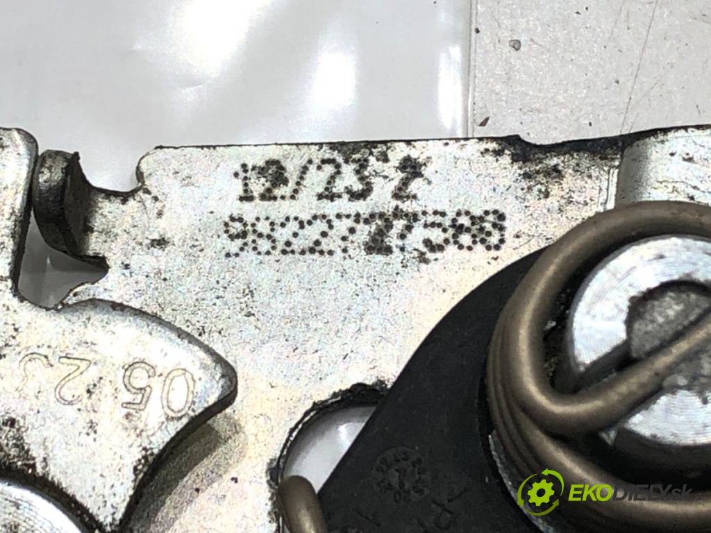 PEUGEOT 208 II (UB_, UP_, UW_, UJ_) 2019 - 2022    e-208 100 kW [136 KM] elektryczny 2019 - 2022  zámok kapoty přední část 9822727580