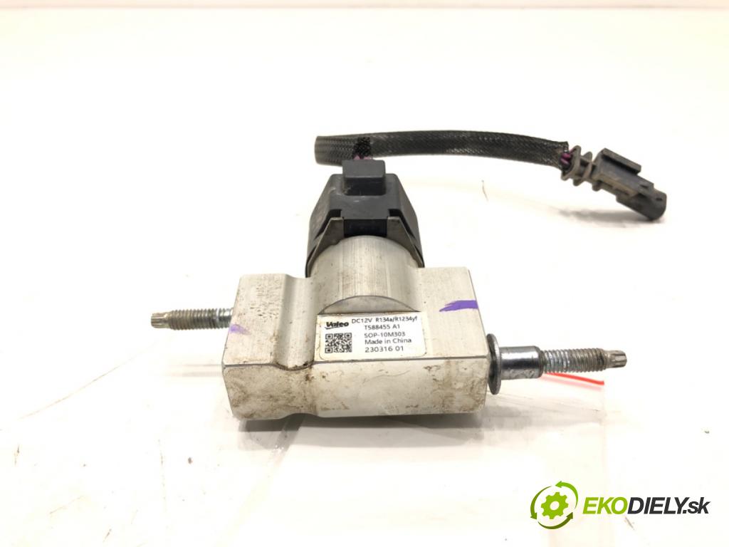 PEUGEOT 208 II (UB_, UP_, UW_, UJ_) 2019 - 2022    e-208 100 kW [136 KM] elektryczny 2019 - 2022  ventil klimatizace T588455A1