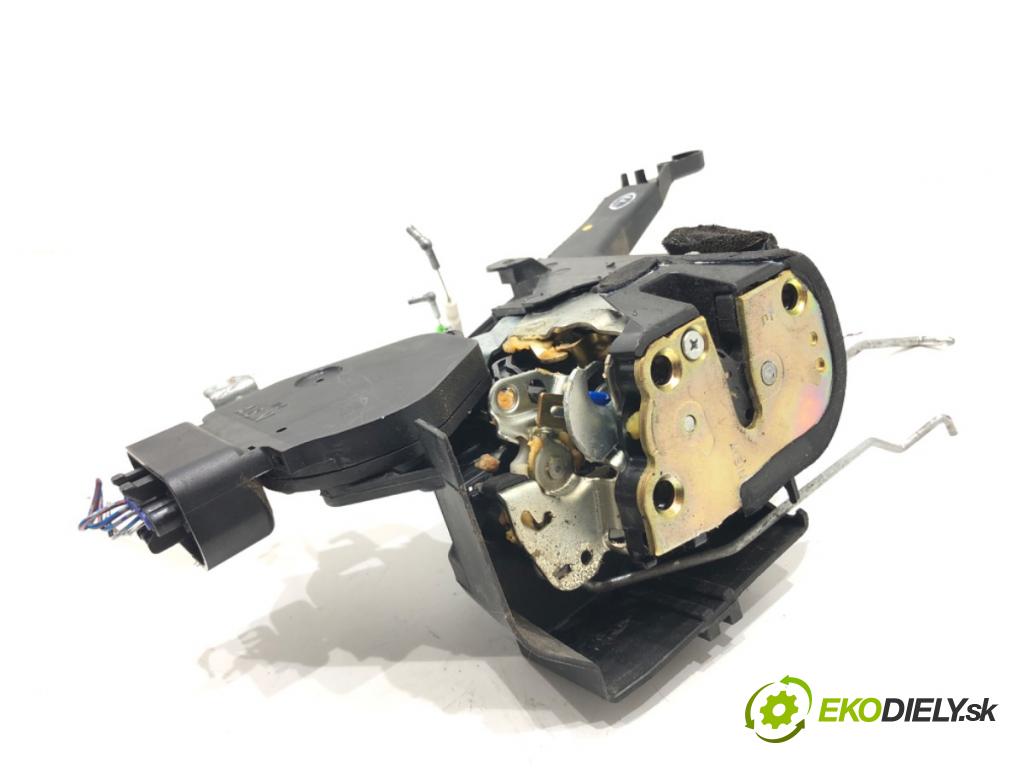 TOYOTA RAV 4 II (_A2_) 2000 - 2005    2.0 D 4WD (CLA20_, CLA21_) 85 kW [116 KM] olej napędowy 2001 - 2005  zámok dveře pravý přední část