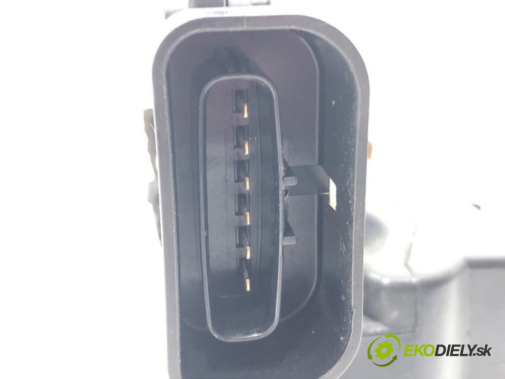 TOYOTA RAV 4 II (_A2_) 2000 - 2005    2.0 D 4WD (CLA20_, CLA21_) 85 kW [116 KM] olej napędowy 2001 - 2005  zámok dveře levý přední část