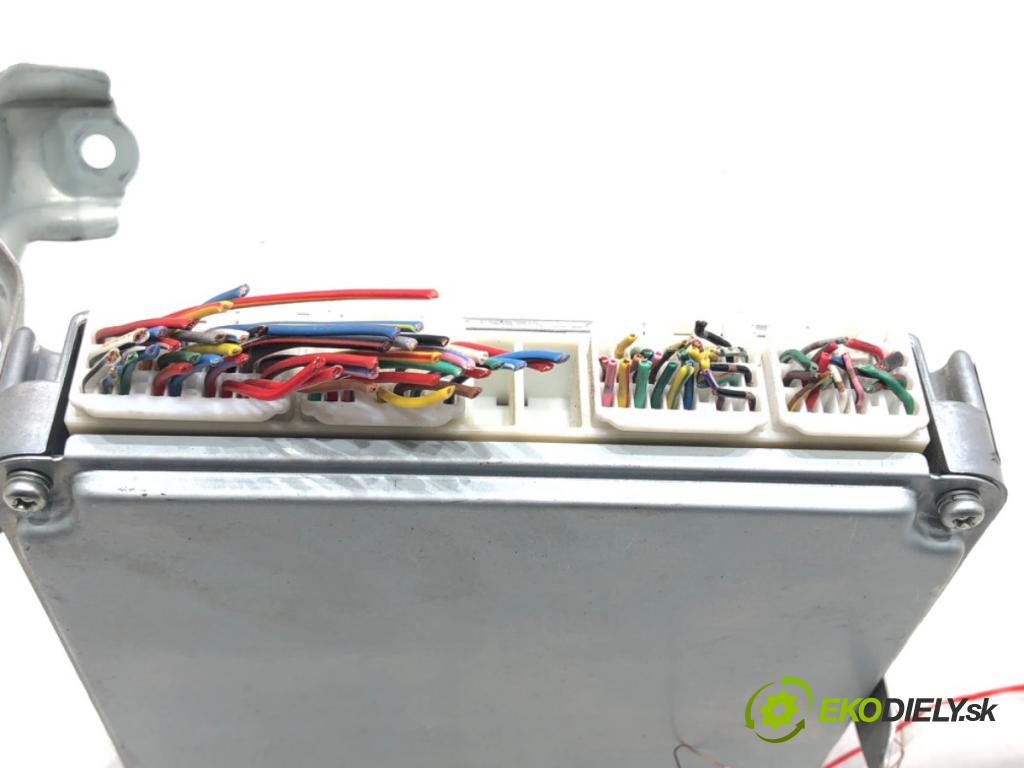 TOYOTA RAV 4 II (_A2_) 2000 - 2005    2.0 D 4WD (CLA20_, CLA21_) 85 kW [116 KM] olej napędowy 2001 - 2005  riadiaca jednotka Motor 89661-42A10 (Riadiace jednotky)
