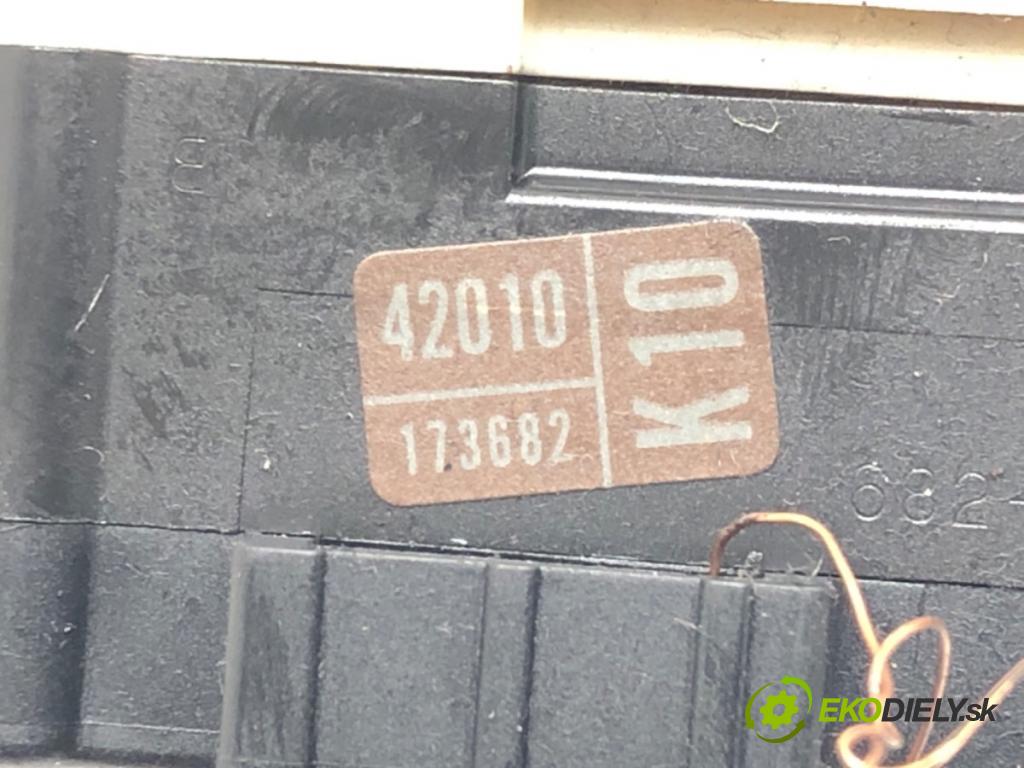 TOYOTA RAV 4 II (_A2_) 2000 - 2005    2.0 D 4WD (CLA20_, CLA21_) 85 kW [116 KM] olej napędowy 2001 - 2005  Prepínač smeroviek 1736482 (Prepínače, spínače, tlačidlá a ovládače kúrenia)