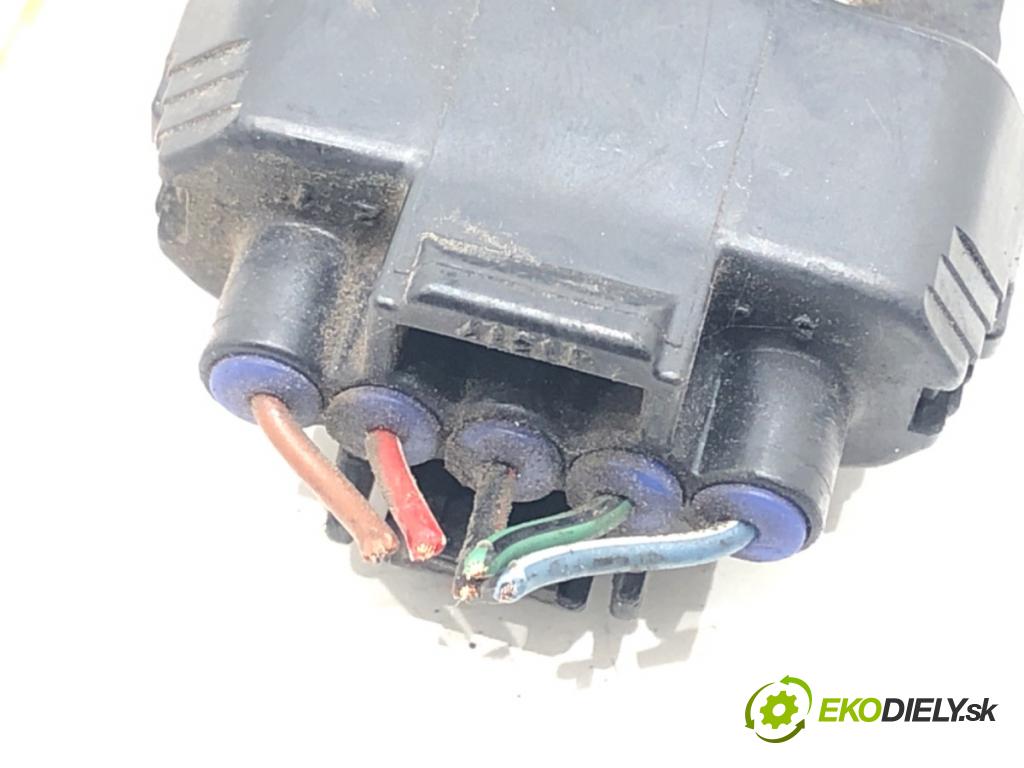 TOYOTA RAV 4 II (_A2_) 2000 - 2005    2.0 D 4WD (CLA20_, CLA21_) 85 kW [116 KM] olej napędowy 2001 - 2005  Váha vzduchu 22204-27010 (Váhy vzduchu)