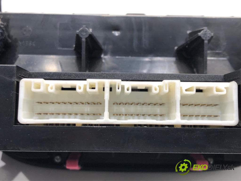 TOYOTA RAV 4 II (_A2_) 2000 - 2005    2.0 D 4WD (CLA20_, CLA21_) 85 kW [116 KM] olej napędowy 2001 - 2005  Panel ovládania kúrenia 88650-42170 (Prepínače, spínače, tlačidlá a ovládače kúrenia)