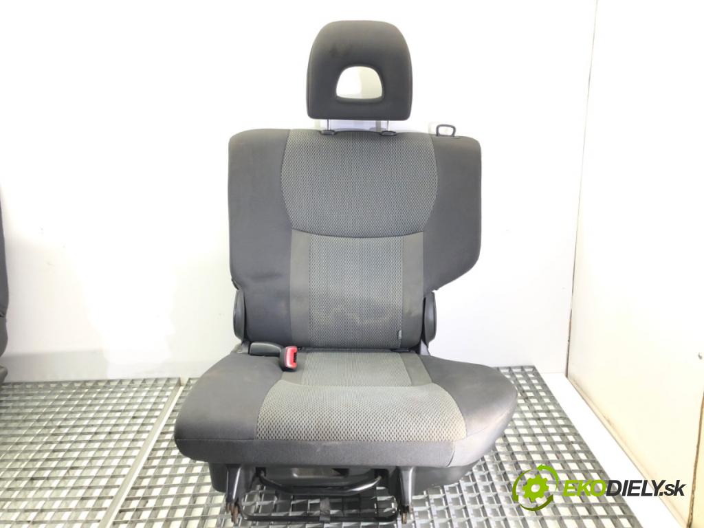 TOYOTA RAV 4 II (_A2_) 2000 - 2005    2.0 D 4WD (CLA20_, CLA21_) 85 kW [116 KM] olej napędowy 2001 - 2005  Sedadlo druhý rad