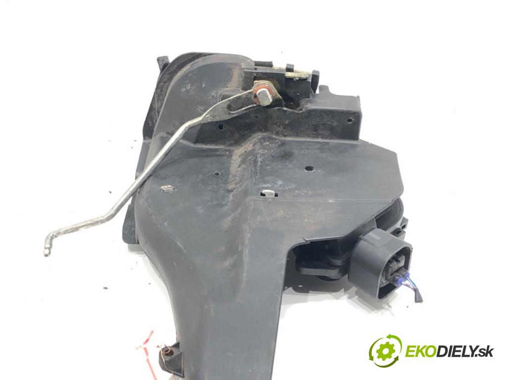 TOYOTA RAV 4 II (_A2_) 2000 - 2005    2.0 D 4WD (CLA20_, CLA21_) 85 kW [116 KM] olej napędowy 2001 - 2005  zámok dveře levý zadní část