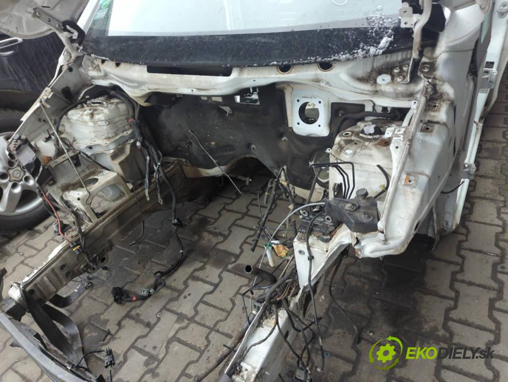 MERCEDES-BENZ VITO Skrzynia (W447) 2014 - 2022    111 CDI (447.601, 447.603, 447.605) 84 kW [114 KM] olej napędowy 2014 - 2022  KAROSERIA ČTVRŤÁK blatník zadní část levý pravý POŠTY: prahy střecha
