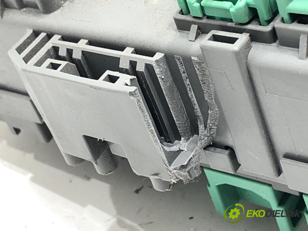 HONDA CIVIC IX (FK) 2012 - 2022    1.4 i-VTEC (FK1) 73 kW [99 KM] benzyna 2012 - 2022  modul BSI TV0-G140 (Pojistkové skříňky)