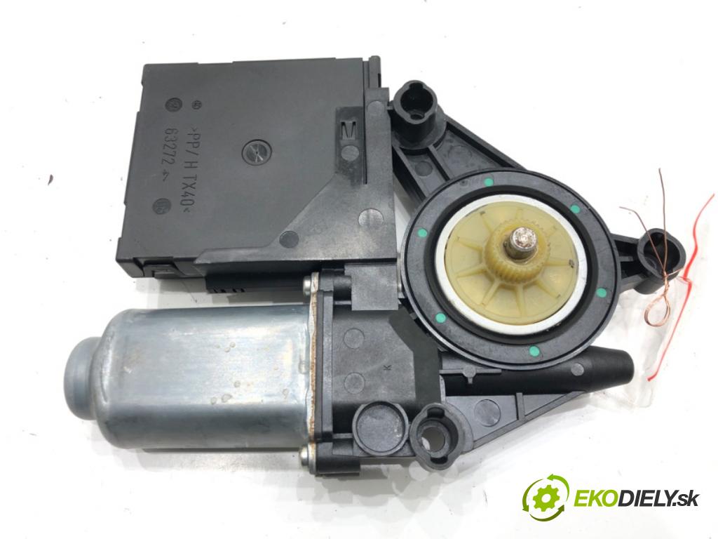 VW TOURAN (1T1, 1T2) 2003 - 2010    1.9 TDI 74 kW [100 KM] olej napędowy 2003 - 2004  motorek sťahovaní okna přední část pravý 1K0959792C (Ostatné)