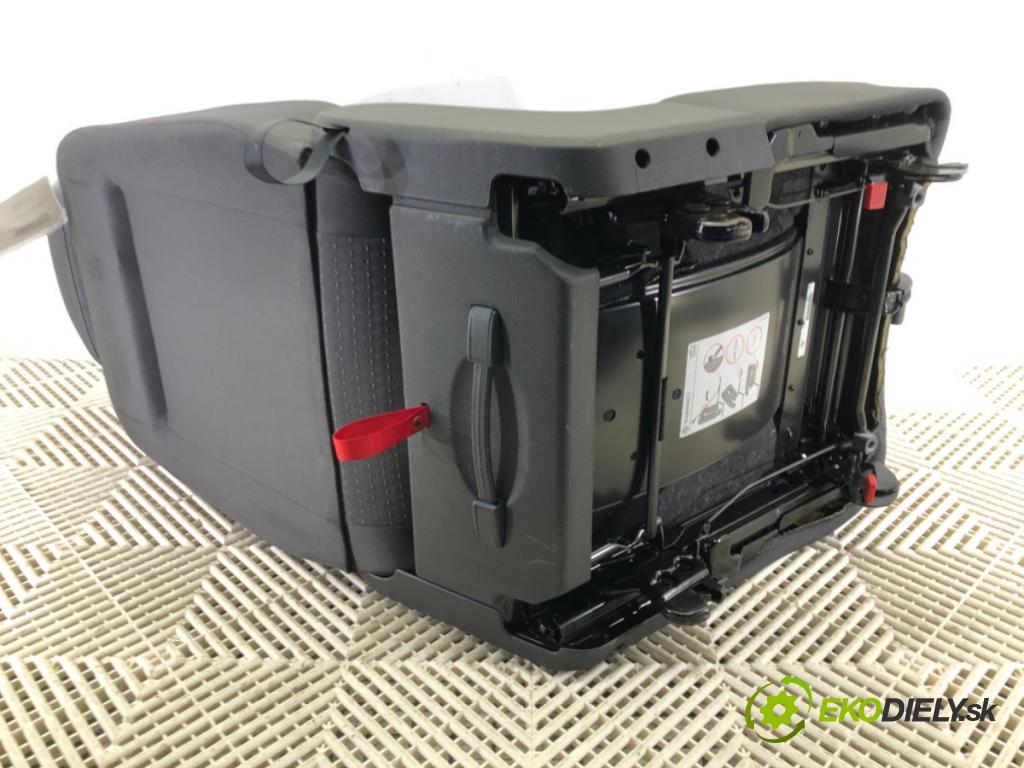 VW TOURAN (1T1, 1T2) 2003 - 2010    1.9 TDI 74 kW [100 KM] olej napędowy 2003 - 2004  Sedadlo zad