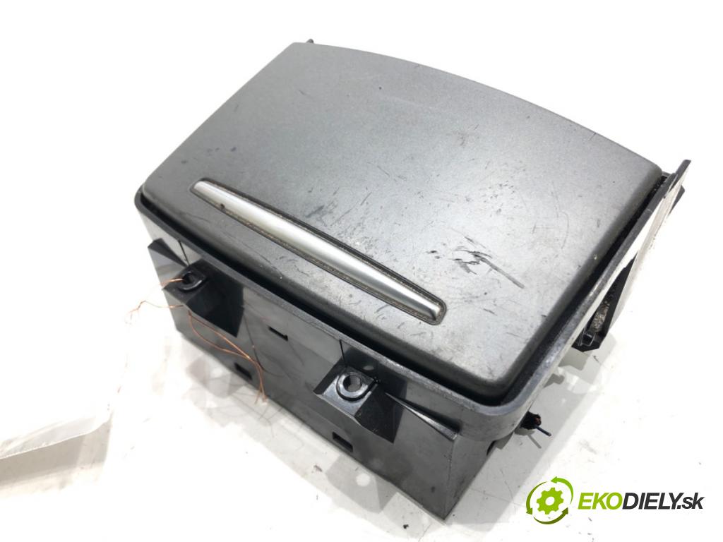 AUDI A6 C6 (4F2) 2004 - 2011    2.4 130 kW [177 KM] benzyna 2004 - 2008  Držiak na nápoje 4F1862533A (Úchyty, držiaky na nápoje)