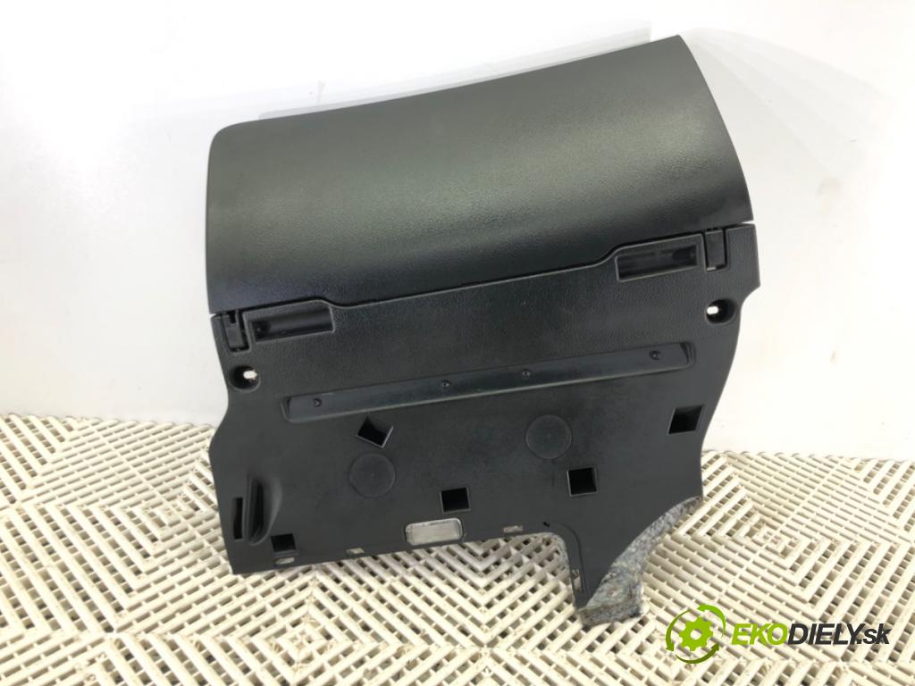 AUDI A6 C6 (4F2) 2004 - 2011    2.4 130 kW [177 KM] benzyna 2004 - 2008  Priehradka, kastlík spolujazdca  (Priehradky, kastlíky)