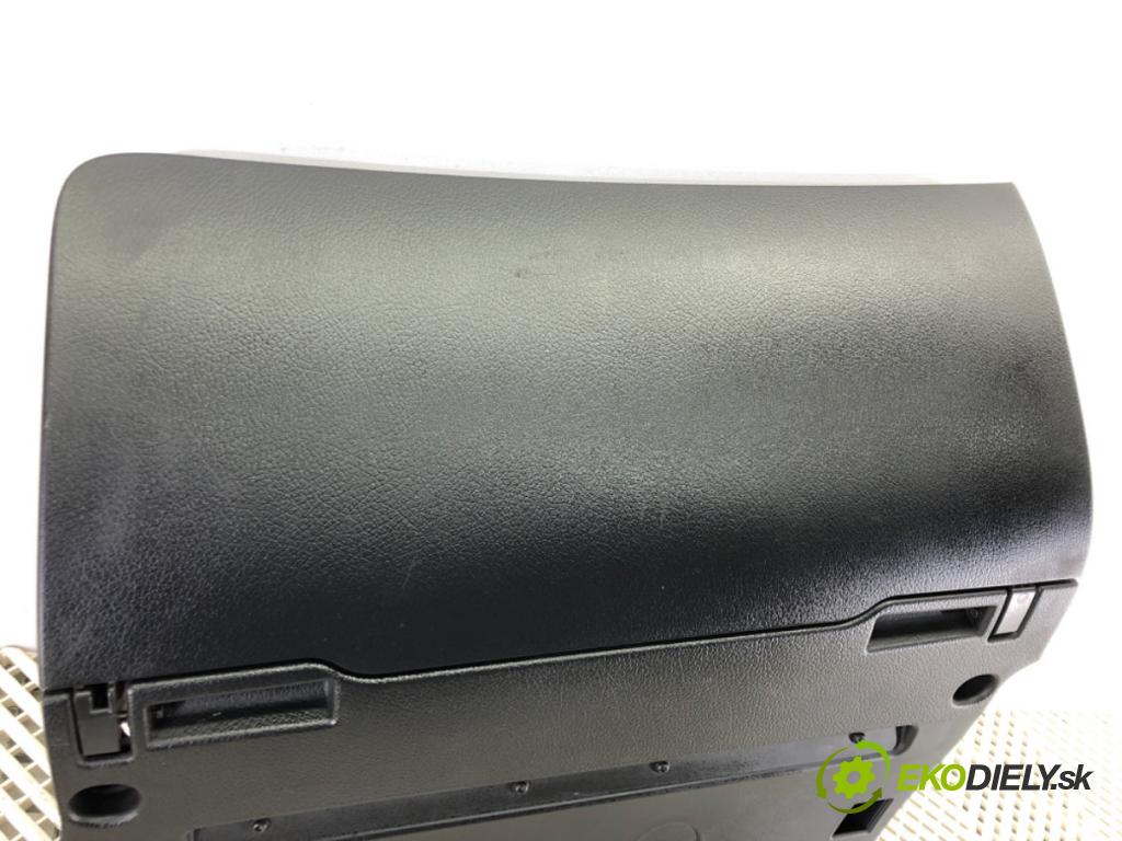 AUDI A6 C6 (4F2) 2004 - 2011    2.4 130 kW [177 KM] benzyna 2004 - 2008  Priehradka, kastlík spolujazdca  (Priehradky, kastlíky)