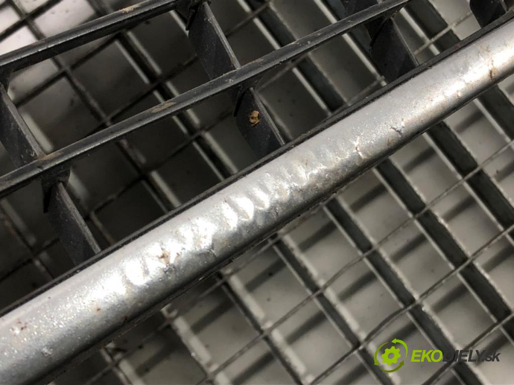 AUDI A6 C6 (4F2) 2004 - 2011    2.4 130 kW [177 KM] benzyna 2004 - 2008  mřížka maska 4F0853651 (Mřížky (masky) chladičů)